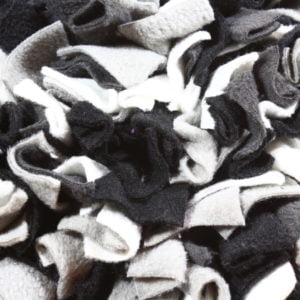 Schnüffelteppich in Schwarz, Anthrazit, Grau und Creme