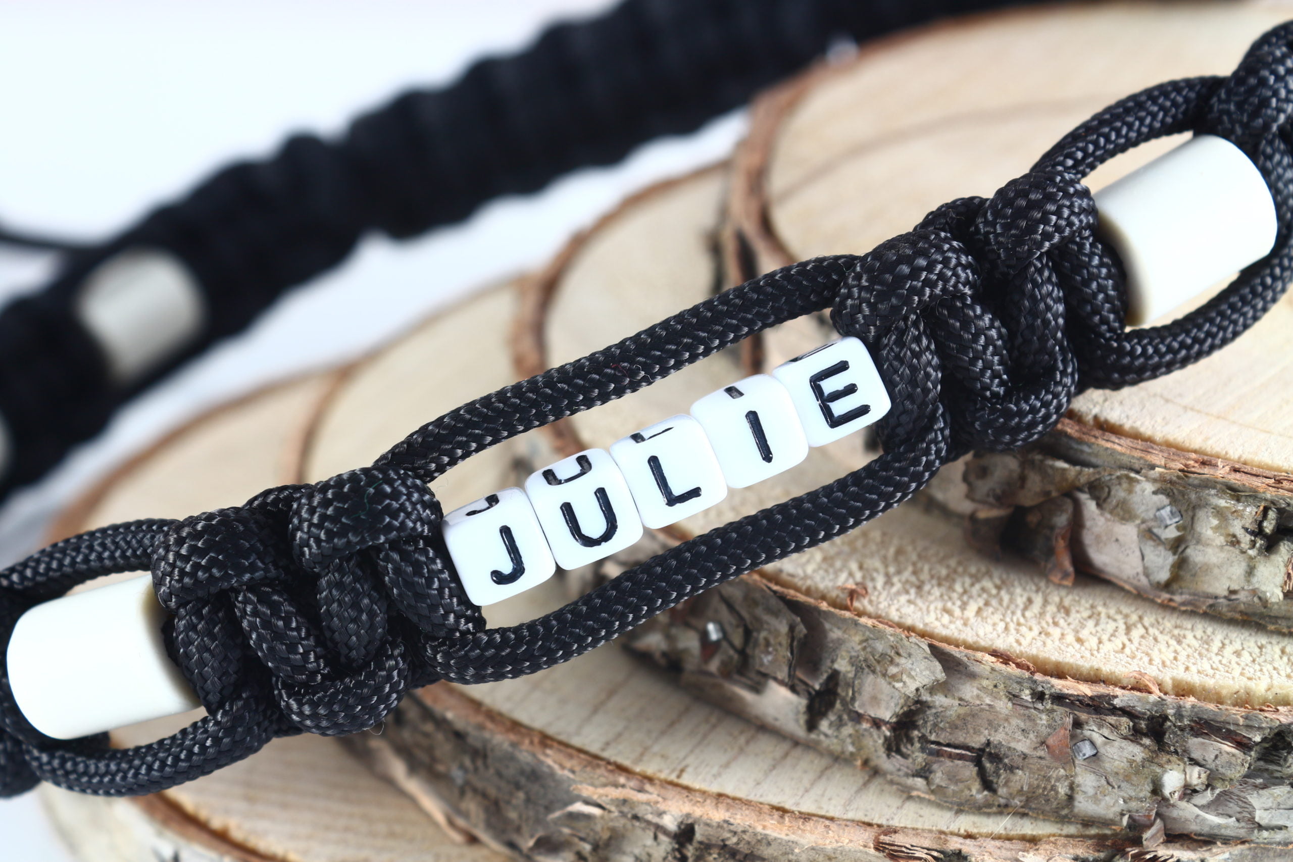 schwarzes EM-Keramik-Halsband in schwarz für Julie (5)